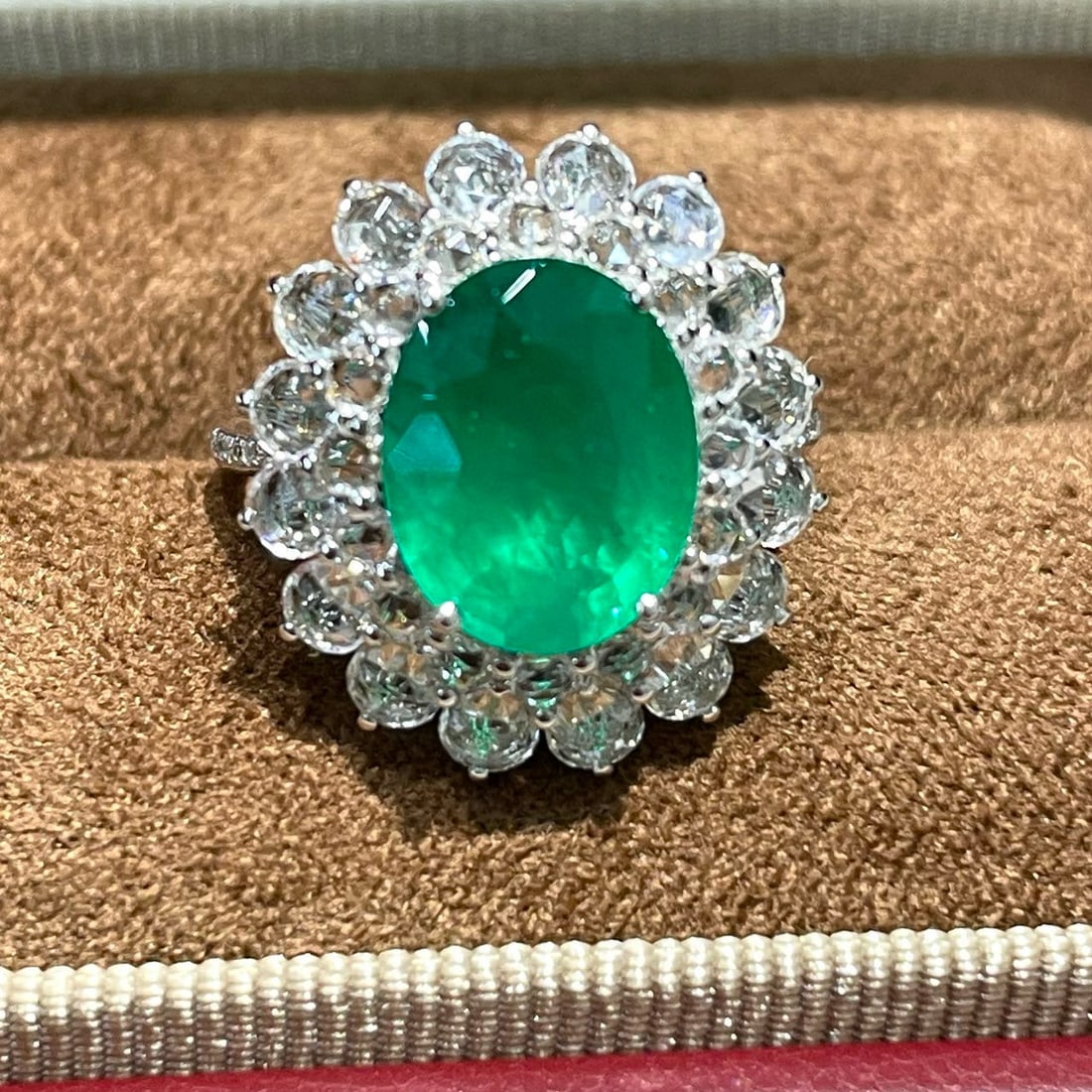 14k Gold 3.2 Ct Natural Emerald & Sapphire & Diamond Ring - 4