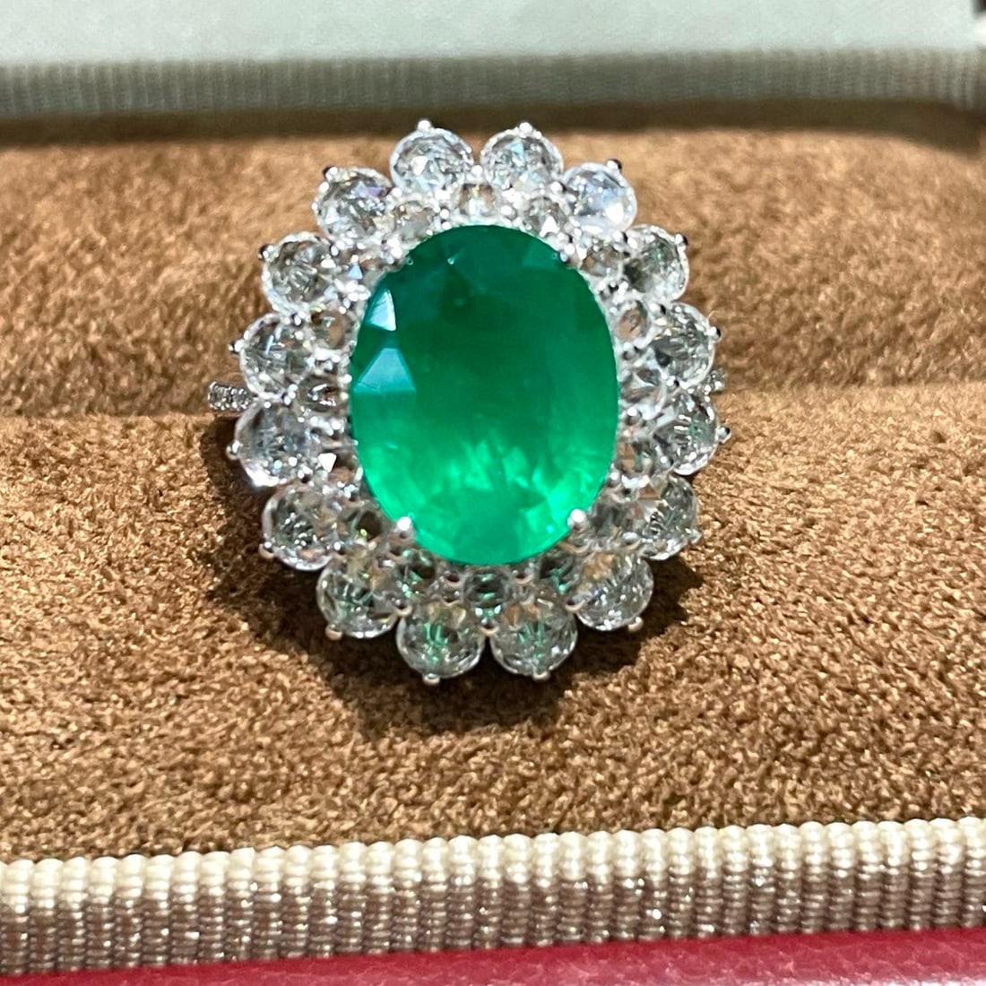14k Gold 3.2 Ct Natural Emerald & Sapphire & Diamond Ring - 5