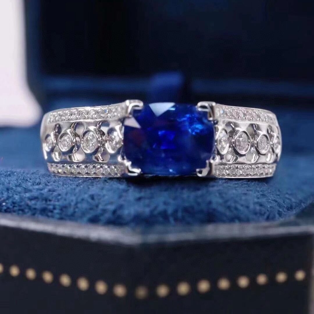 14k Gold 2.44 Ctw Natural Sapphire & Diamond Ring: Ref:230952205 // gold content:14k gold // ring size:7. 25us // // main gemstone:sapphire // shape:oval // carat weight:2. 2ct // color:royal blue // treatment:natural // // adjacent gemstone 2 : diamo