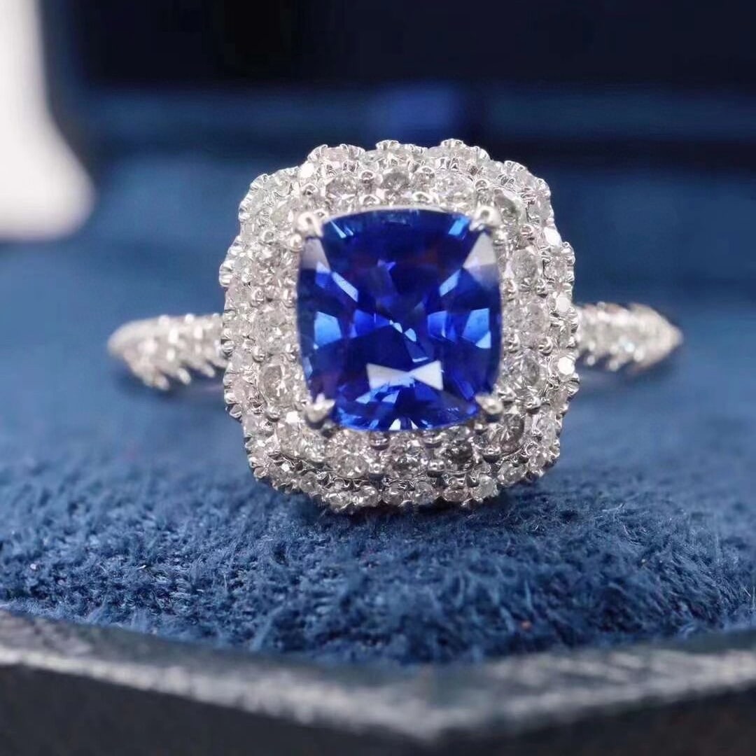 14k Gold 1.37 Ctw Natural Sapphire & Diamond Ring: Ref:230952211 // gold content:14k gold // ring size:7. 25us // // main gemstone:sapphire // shape:cushion // carat weight:1ct // color:royal blue // treatment:natural // // adjacent gemstone 2 : diamo