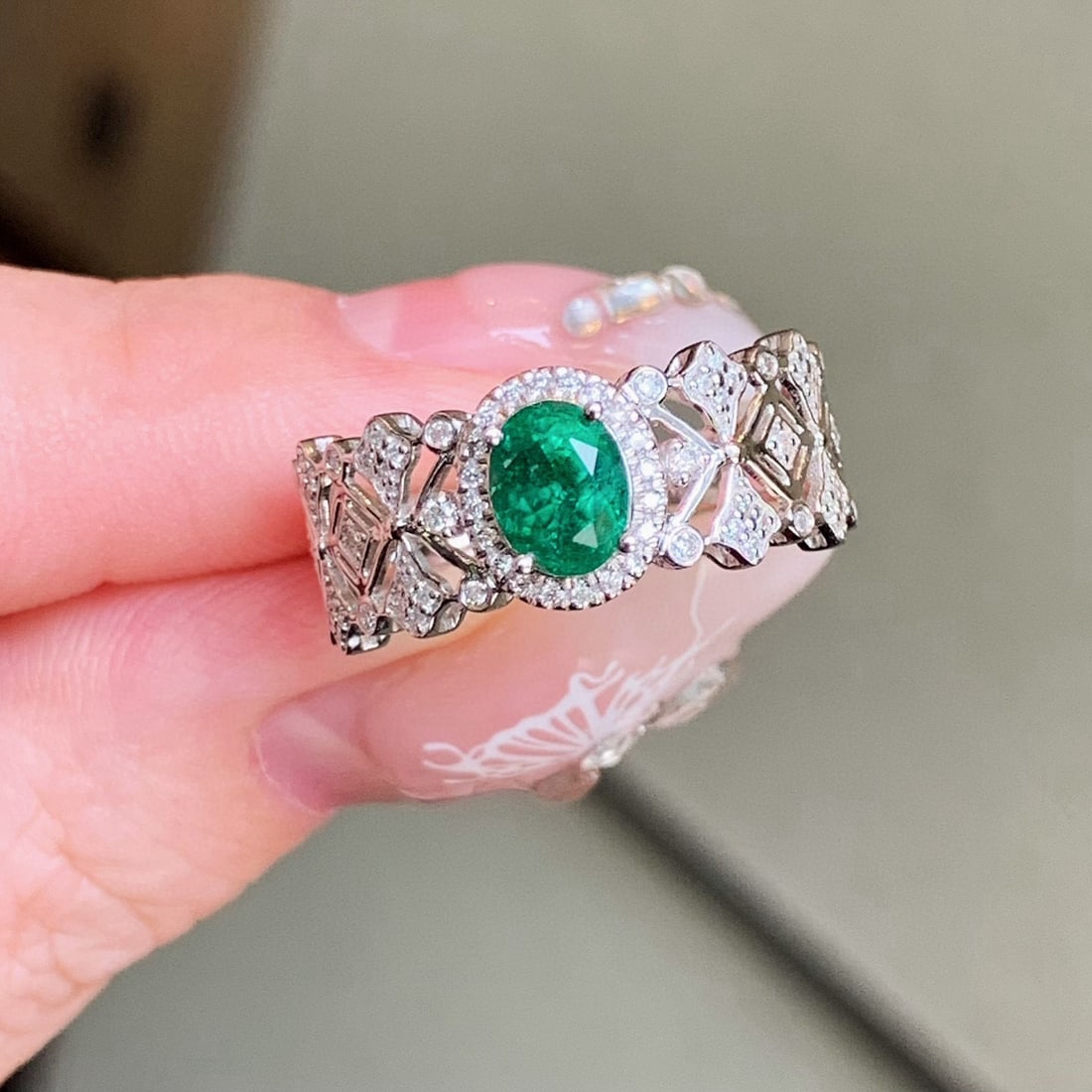 14k Gold 1.1 Ctw Vivid Green Natural Emerald & Diamond Ring - 6