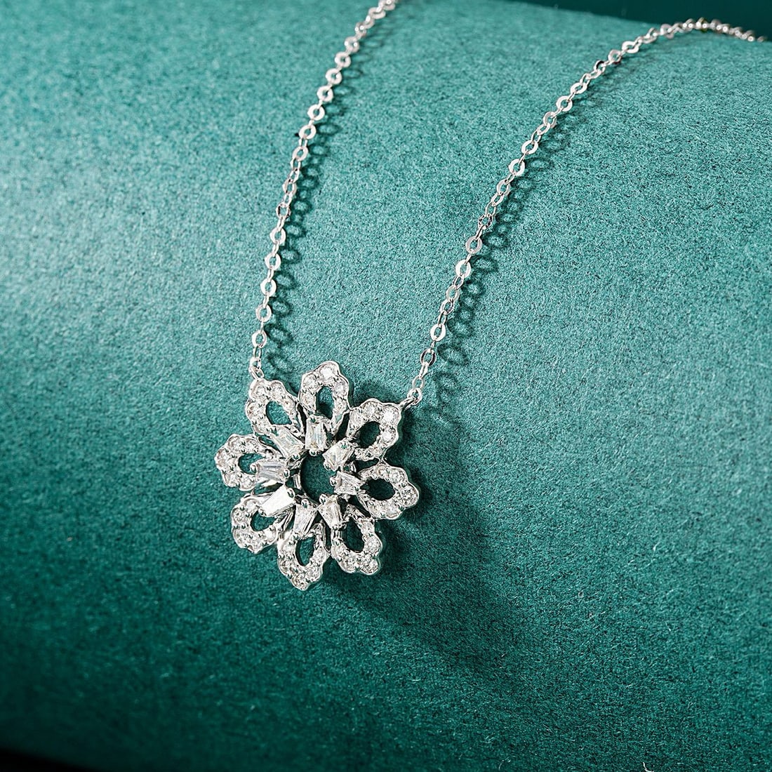 14k Gold 0.33 Ctw Natural H Diamond Necklace - 2