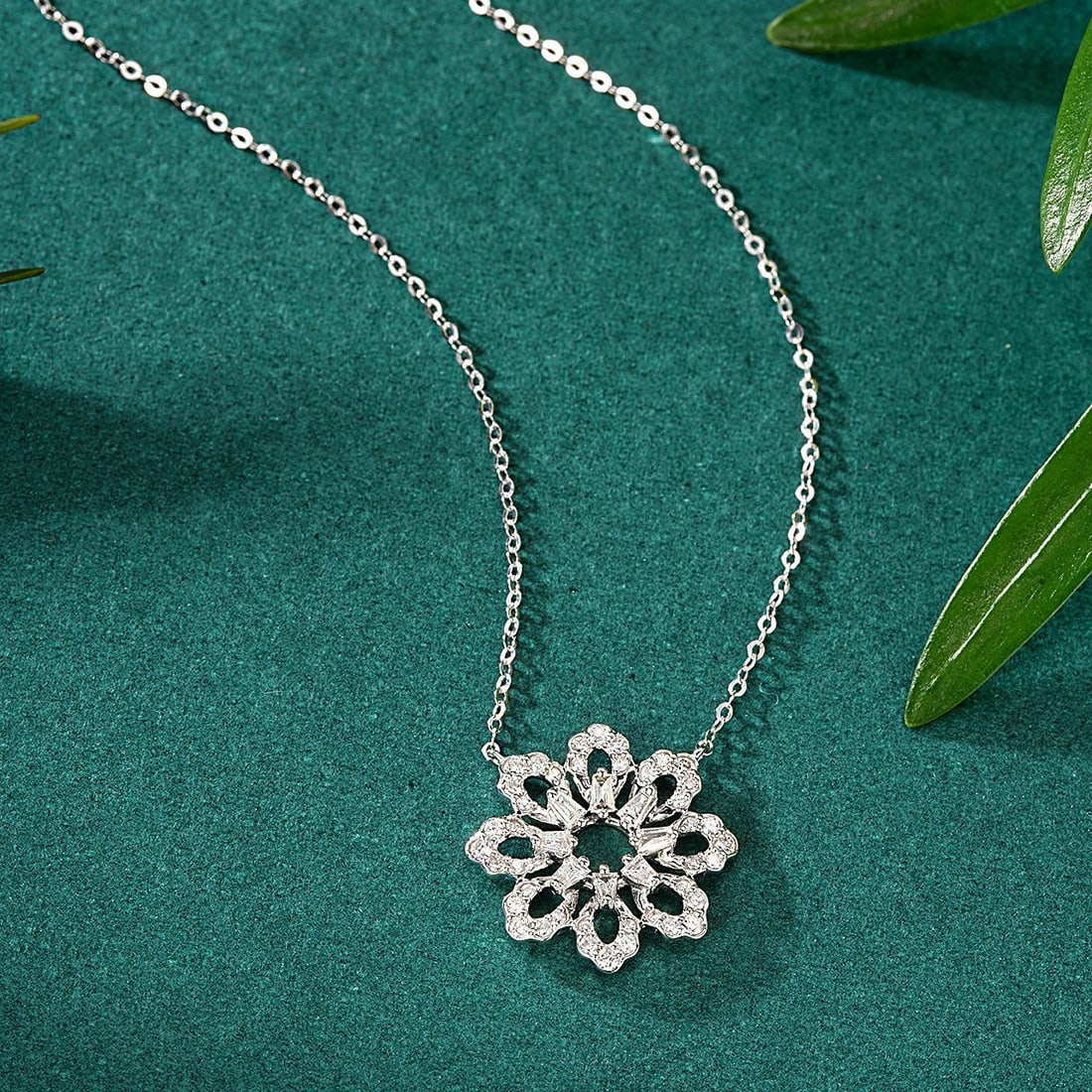 14k Gold 0.33 Ctw Natural H Diamond Necklace - 3