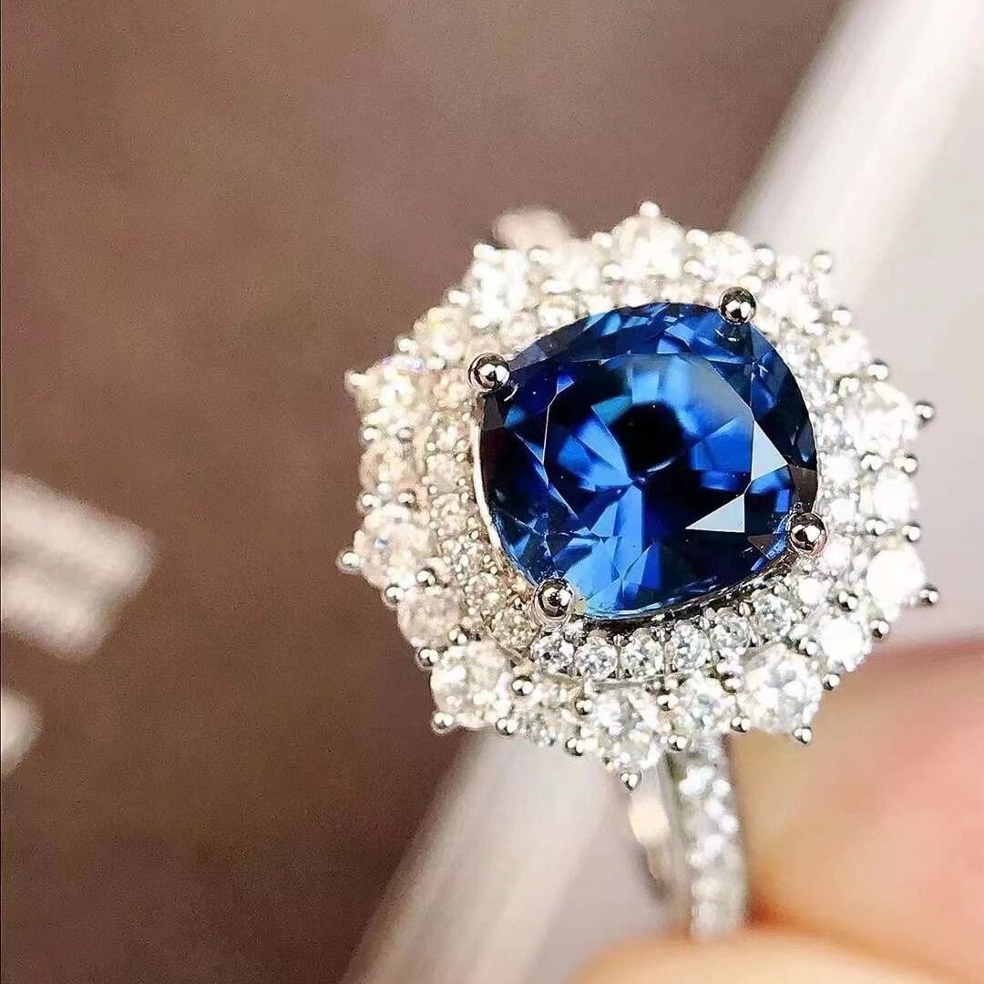 14k Gold 2.26 Ctw Natural Sapphire & Diamond Ring: Ref:230952224 // gold content:14k gold // ring size:7. 25us // // main gemstone:sapphire // shape:cushion // carat weight:1. 78ct // color:cornflower blue // treatment:natural // // adjacent gemstone