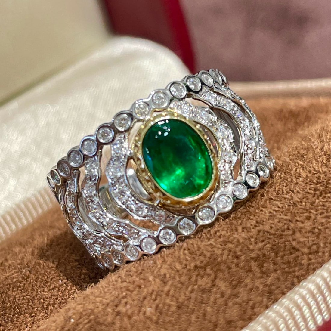 14k Gold 0.71 Ct Vivid Green Natural Emerald & Diamond Ring - 5