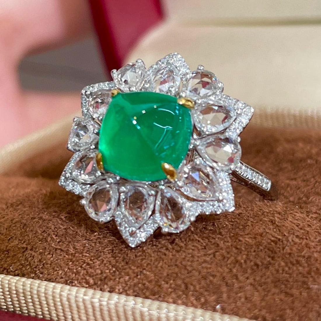 14k Gold 2.5 Ct Vivid Green Natural Emerald & Sapphire & Diamond Ring - 5