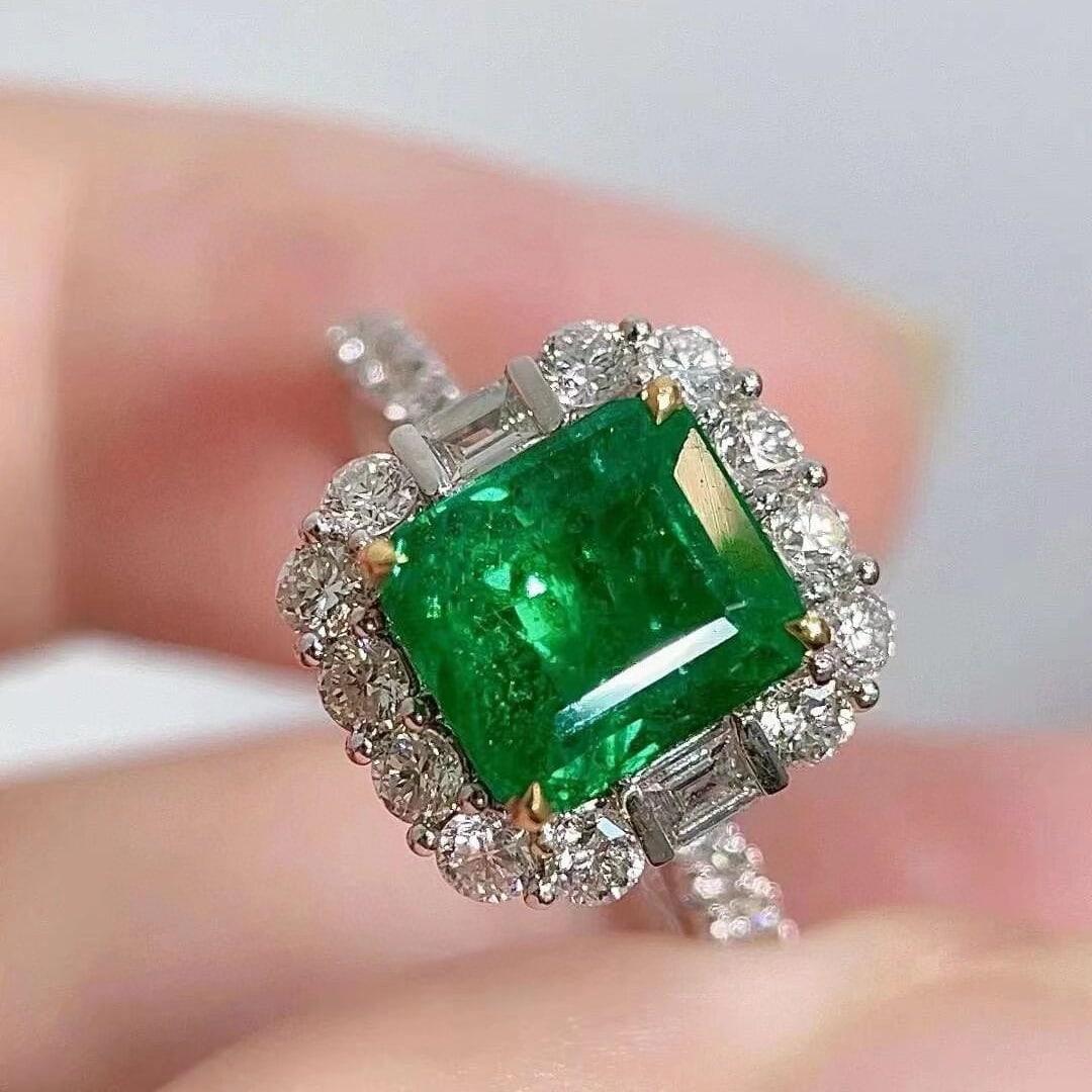 14k Gold 2.92 Ctw Vivid Green Natural Emerald & Diamond Ring - 2