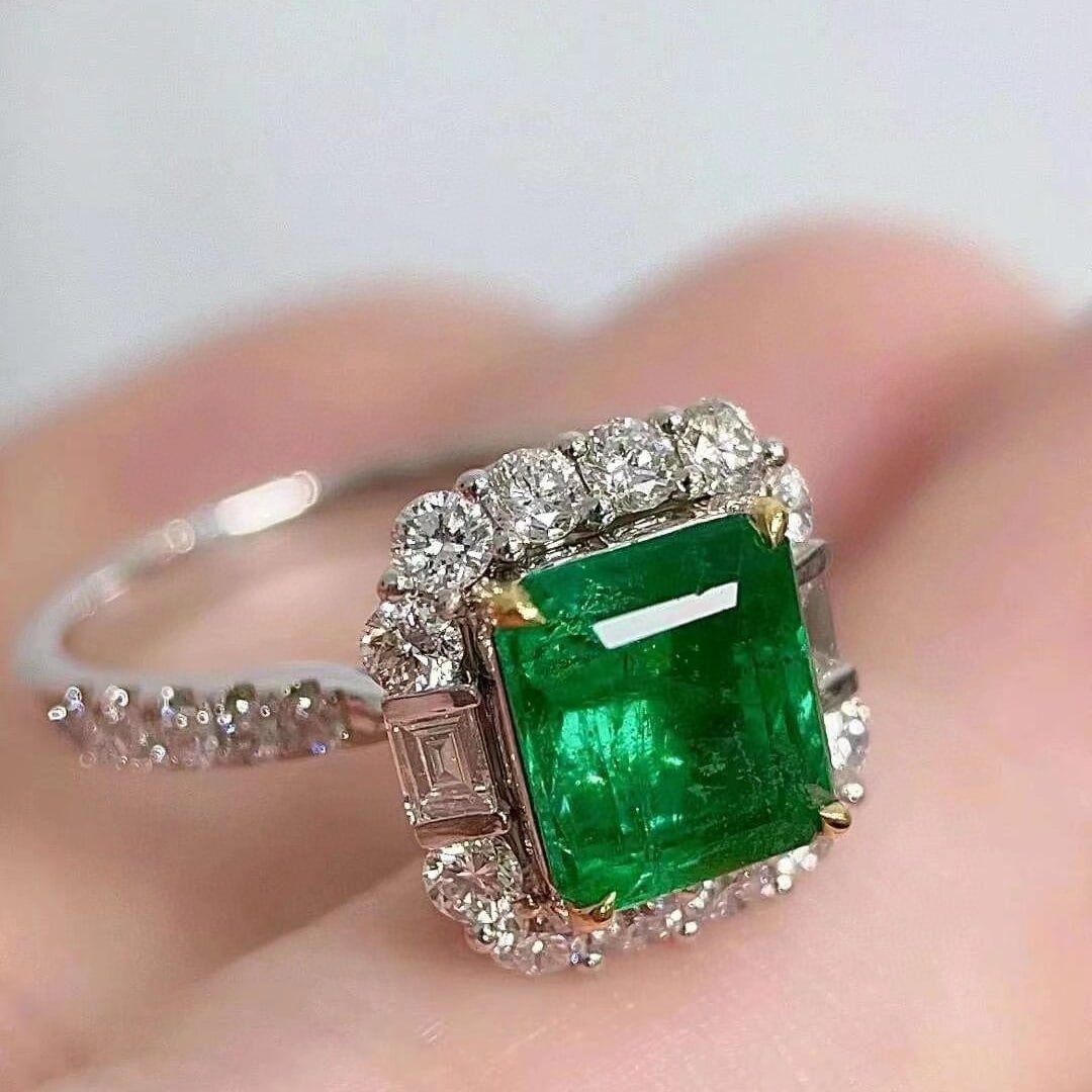 14k Gold 2.92 Ctw Vivid Green Natural Emerald & Diamond Ring - 4