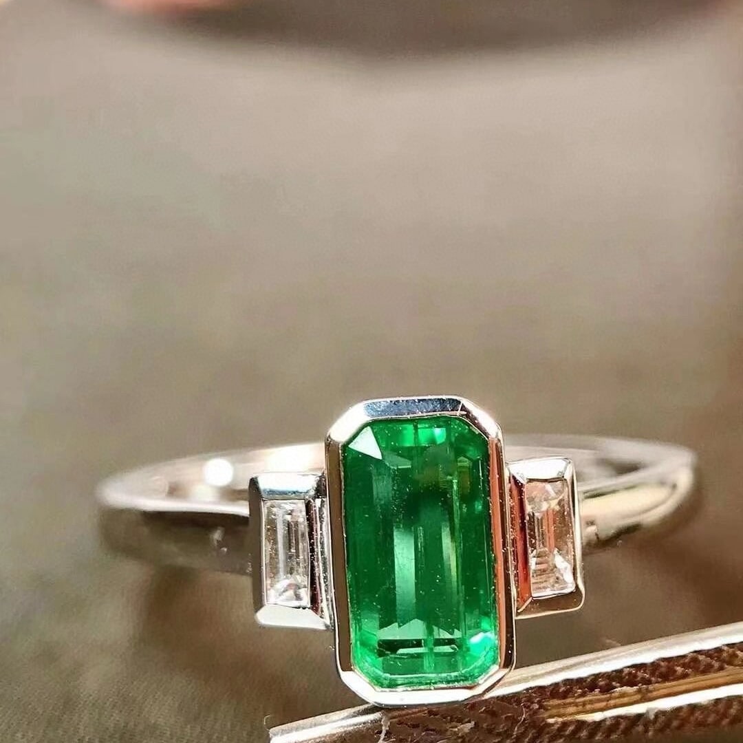 14k Gold 0.64 Ctw Vivid Green Natural Emerald & Diamond Ring - 5