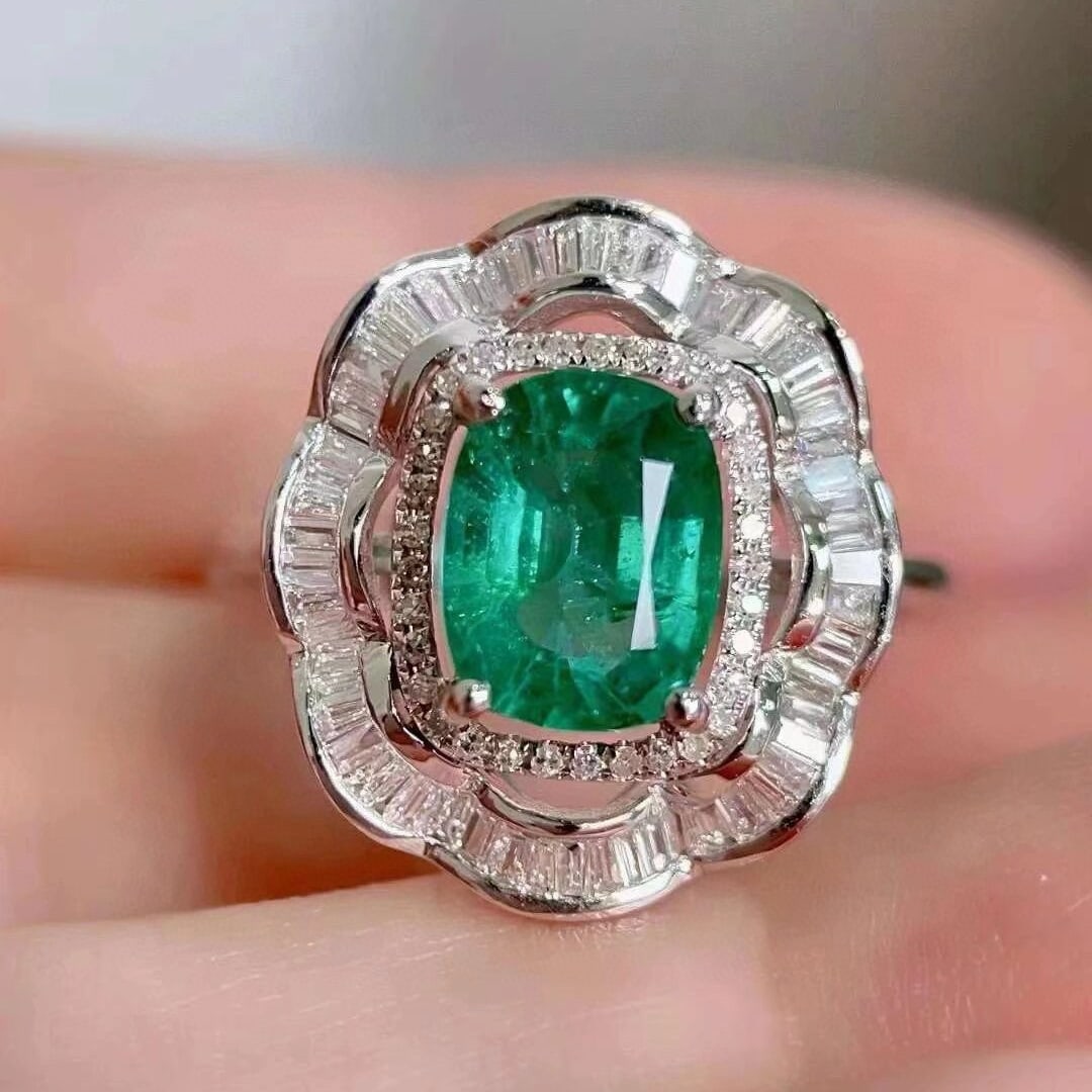 14k Gold 2.2 Ct Natural Emerald & Diamond Ring: Ref:230952247 // gold content:14k gold // ring size:7. 25us // // main gemstone:emerald // shape:cushion // carat weight:2. 2ct // color:green // treatment:natural // // adjacent gemstone 2 :