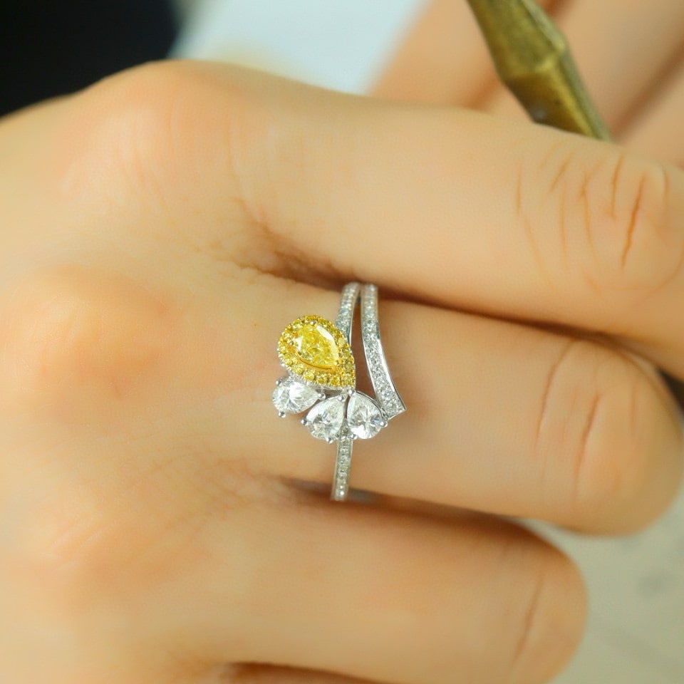 14k Gold 0.82 Ctw Natural Yellow Diamond & Diamond Ring - 5