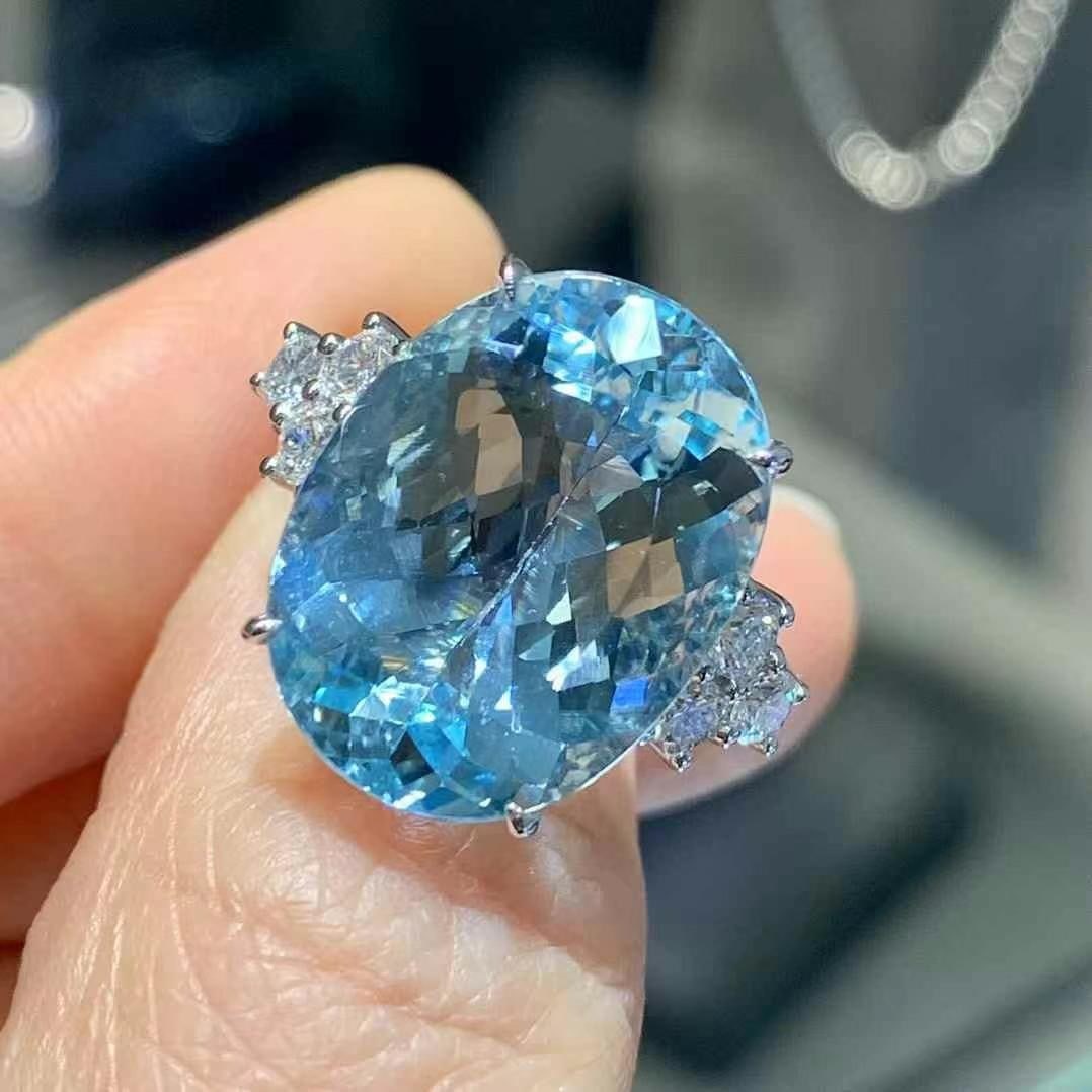 14k Gold 10.19 Ctw Natural Aquamarine & Diamond Ring: Ref:230952289 // gold content:14k gold // ring size:7. 25us // // main gemstone:aquamarine // shape:oval // carat weight:9. 72ct // color:santa maria color // treatment:natural // // adjacent gemstone