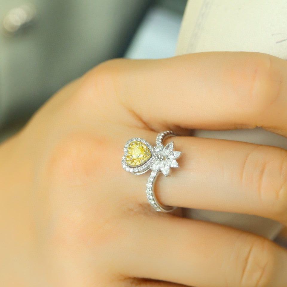 14k Gold 0.86 Ctw Natural Yellow Diamond & Diamond Ring - 4