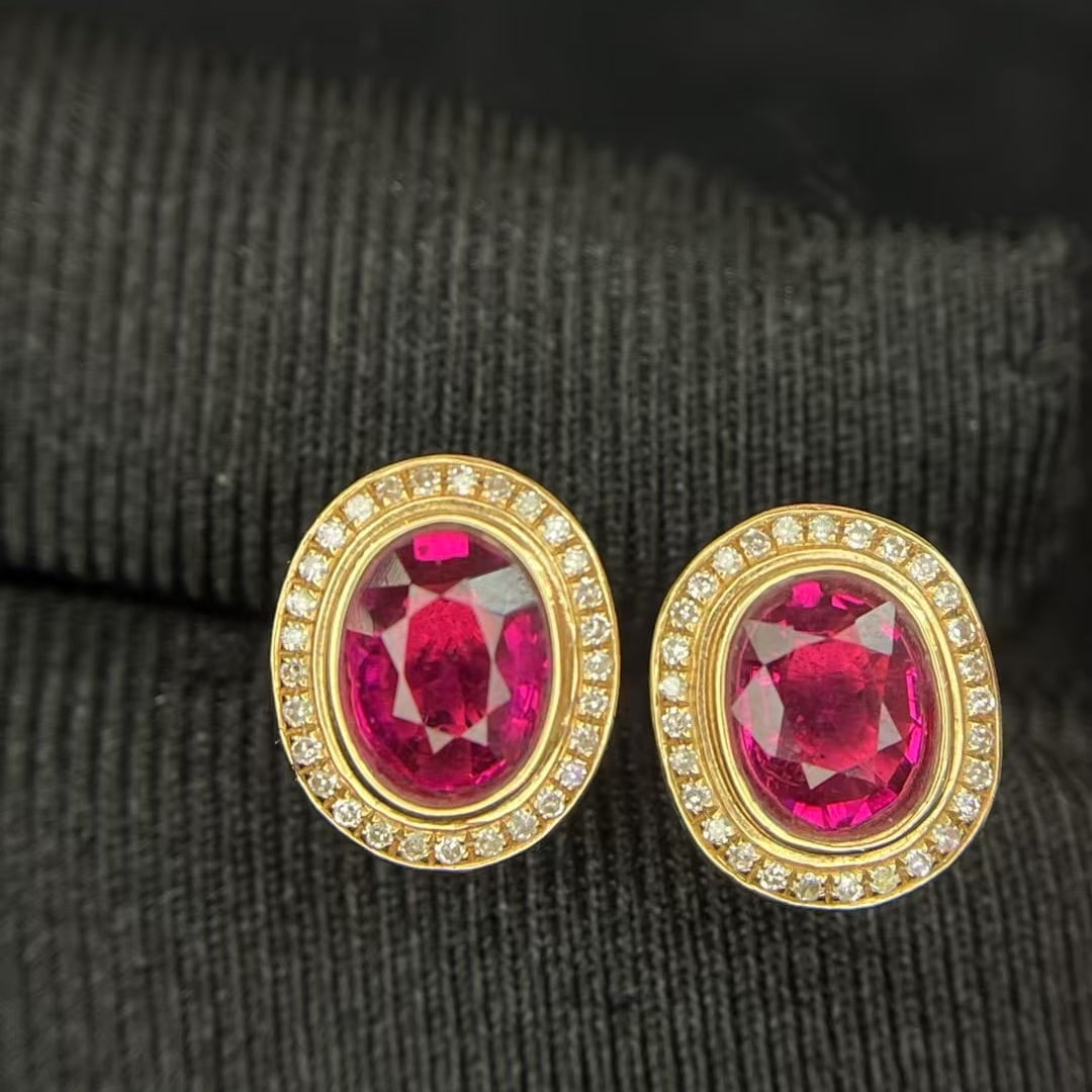 14k Gold 4.5 Ct Natural Tourmaline & Diamond Earrings: Ref:230952313 // gold content:14k gold // main gemstone:tourmaline // shape:oval // carat weight:4. 5ct // color:red // treatment:natural // // adjacent gemstone 2 : diamond // number of stones:64 //