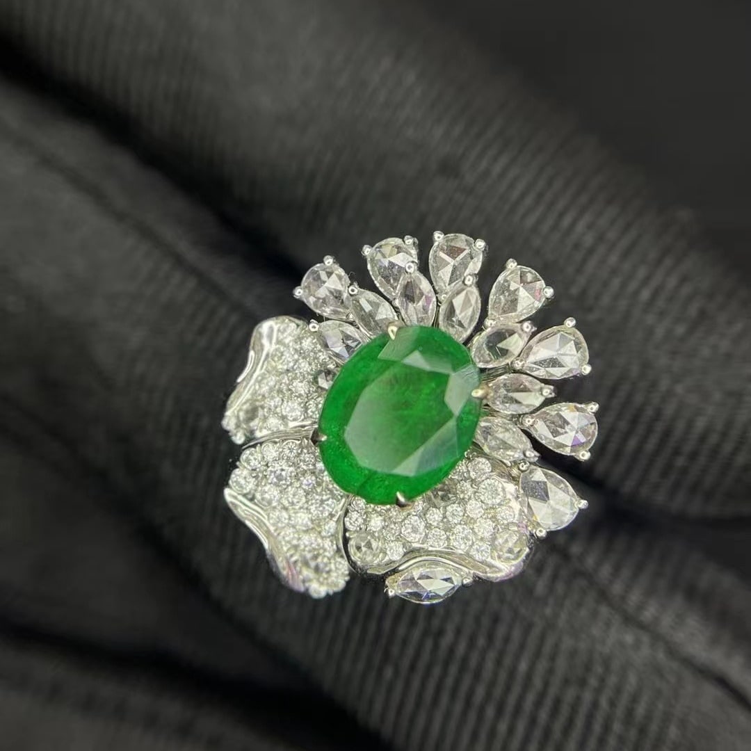 14k Gold 2.15 Ctw Vivid Green Natural Emerald & Diamond Ring - 3