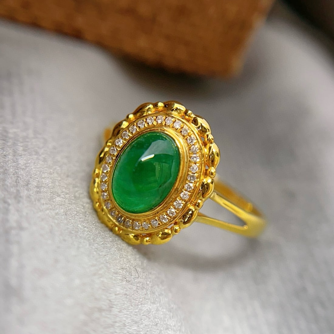 14k Gold 1.00 Ct Natural Emerald & Diamond Ring - 2