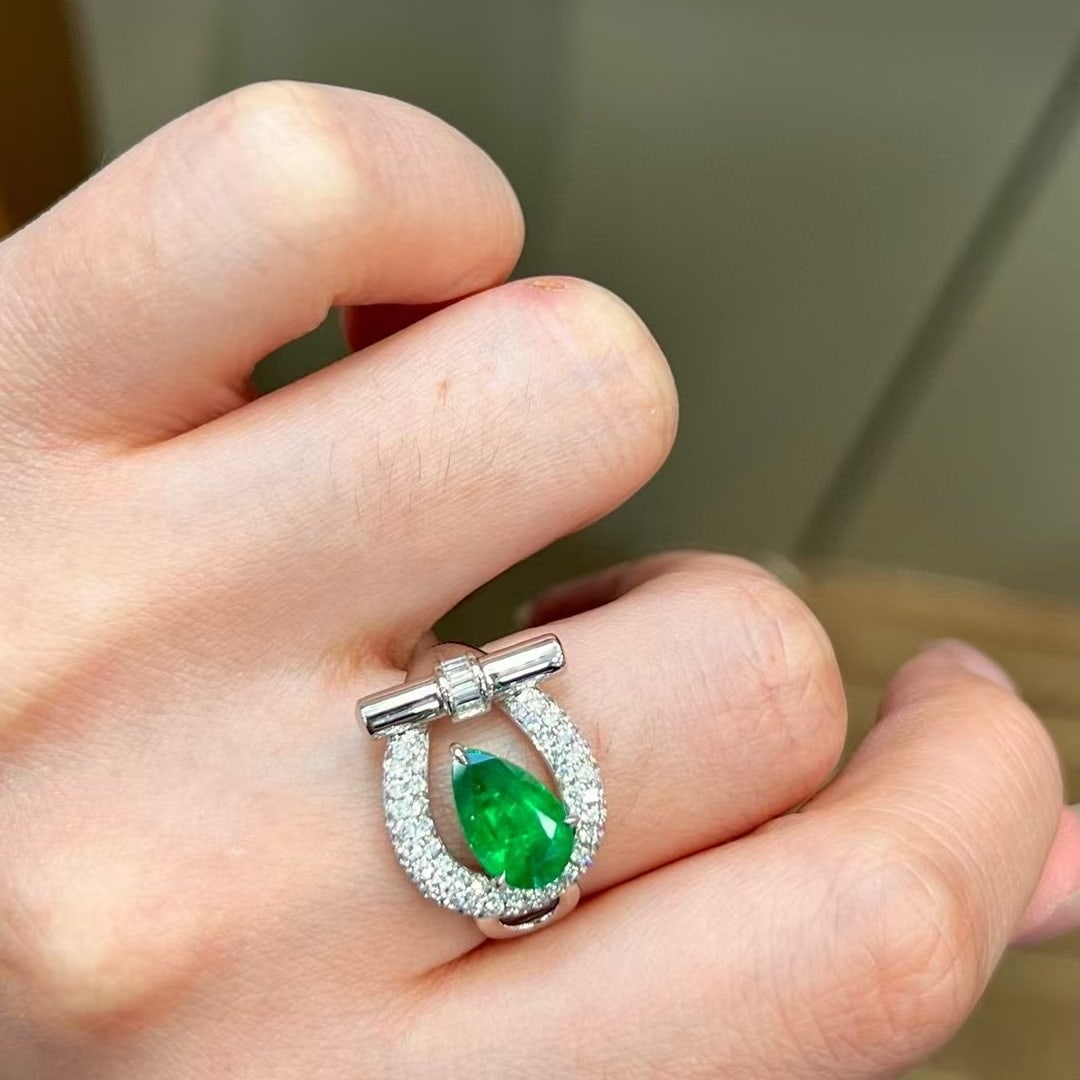 14k Gold 2.39 Ctw Vivid Green Natural Emerald & Diamond Ring - 5