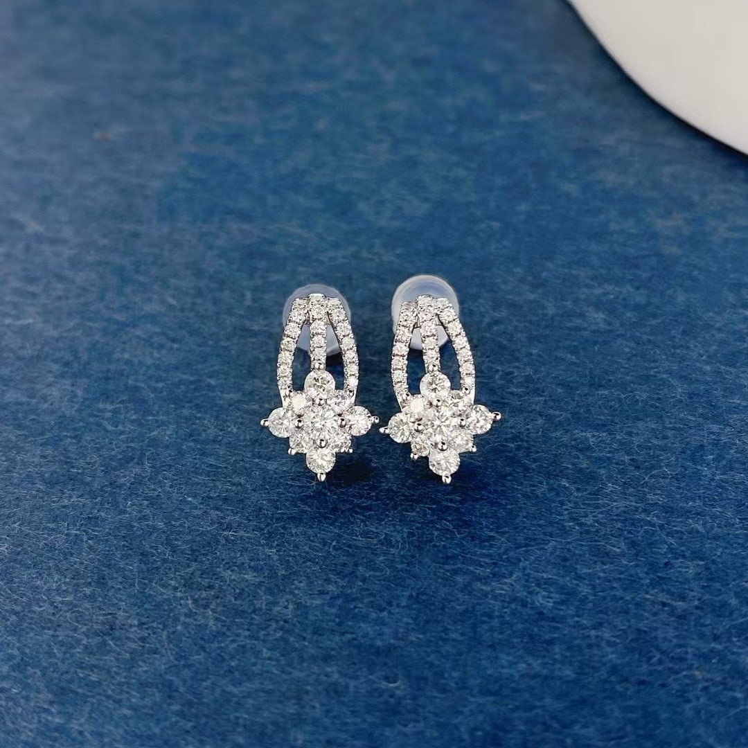 14k Gold 0.8 Ct Natural H Diamond Earrings: Ref:230952368 // gold content:14k gold // main gemstone:diamond // shape:round // carat weight:0. 8ct // clarity grade:vs-si // color:h // treatment:natural // cut grade:g // High Estimate: