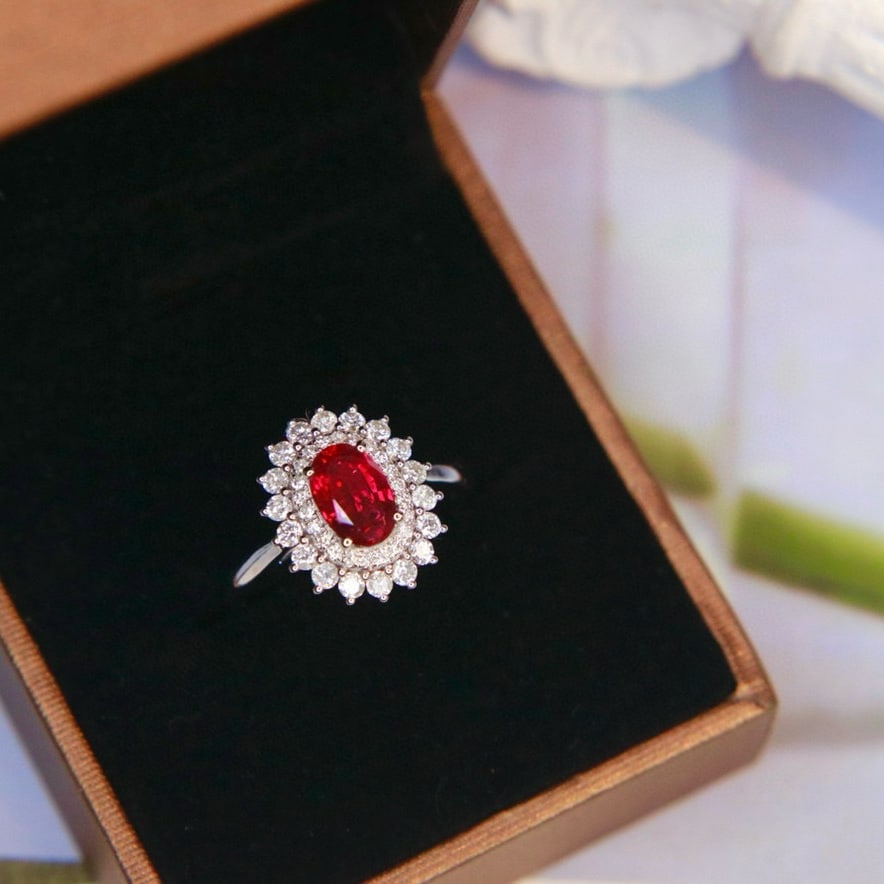 14k Gold 1.54 Ctw Natural Ruby & Diamond Ring: Ref:230952377 // gold content:14k gold // ring size:7. 25us // // main gemstone:ruby // shape:oval // carat weight:1. 05ct // color:pigeonblood red // treatment:natural // // adjacent gemstone 2 : dia