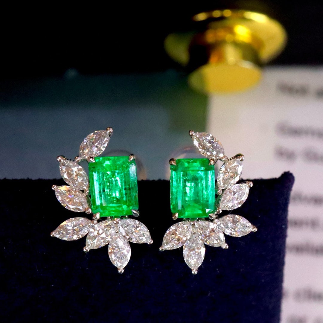 14k Gold 1.33 Ctw Vivid Green Natural Emerald & Diamond Earrings - 2