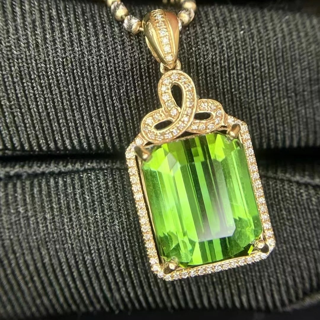 14k Gold 7.00 Ct Natural Tourmaline & Diamond Pendant( Without Chain ): Ref:230952393 // gold content:14k gold // main gemstone:tourmaline // shape:octagonal // carat weight:7. 00ct // color:green // treatment:natural // // adjacent gemstone 2 : diamond // number of stone