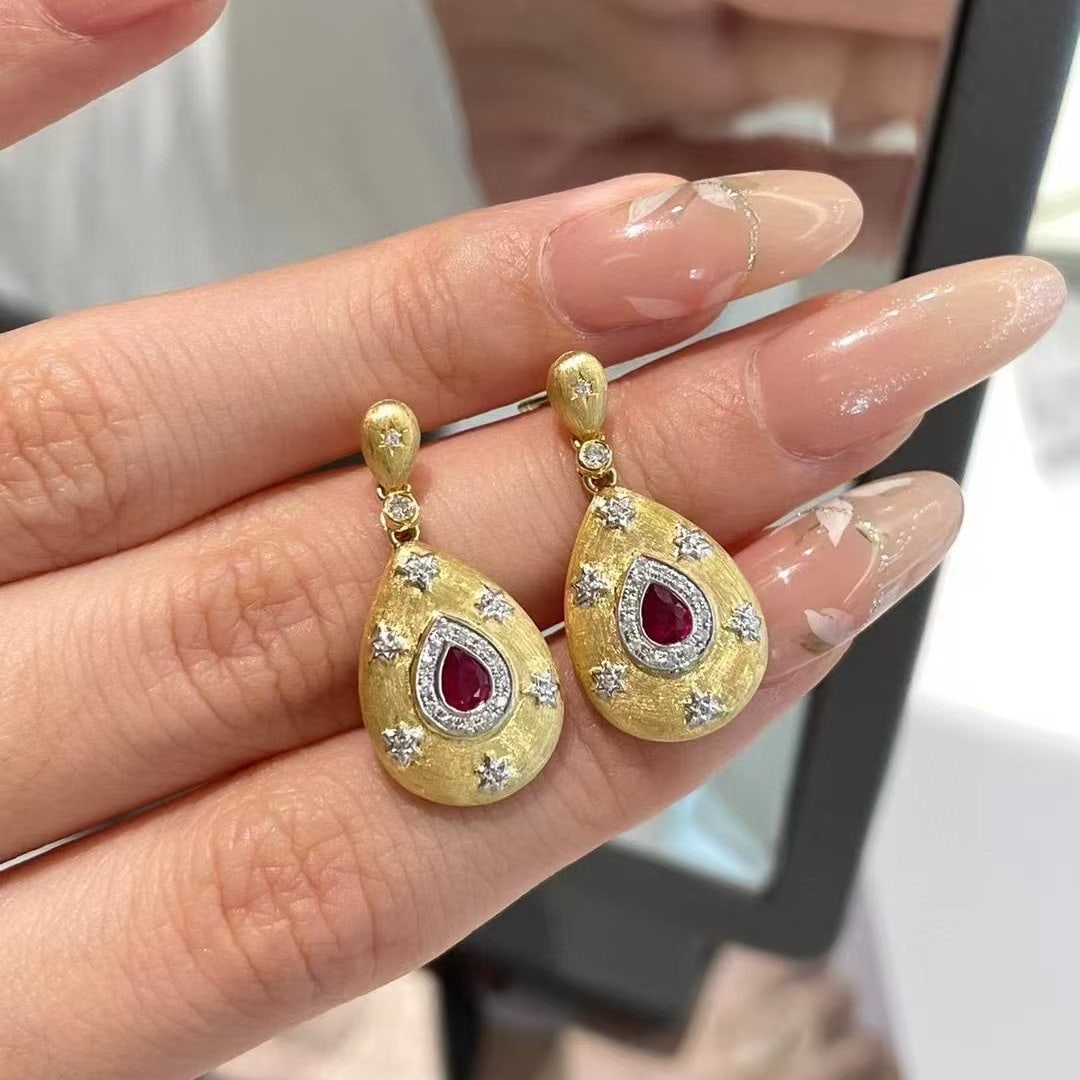 14k Gold 0.3 Ct Natural Ruby & Diamond Earrings: Ref:230952398 // gold content:14k gold // main gemstone:ruby // shape:pear // carat weight:0. 3ct // color:pigeonblood red // treatment:natural // // adjacent gemstone 2 : diamond // shape:round // cl