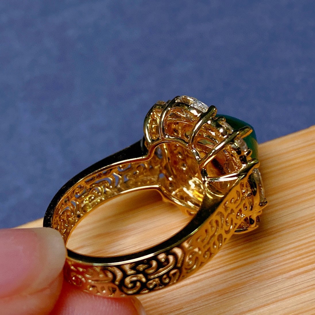 14k Gold 6.23 Ctw Vivid Green Natural Emerald & Diamond Ring - 6