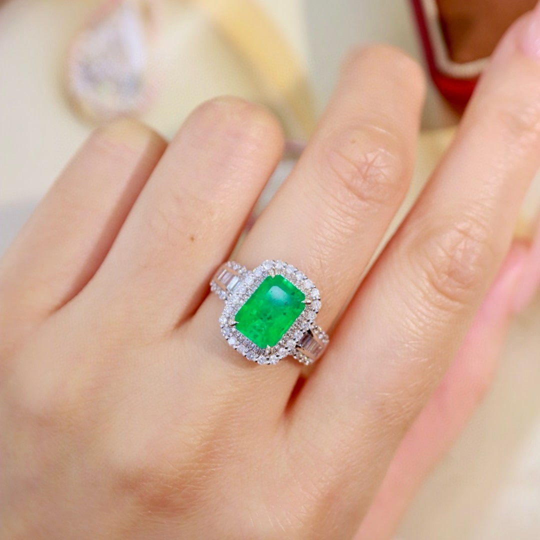 14k Gold 2.93 Ctw Natural Emerald & Diamond Ring - 8