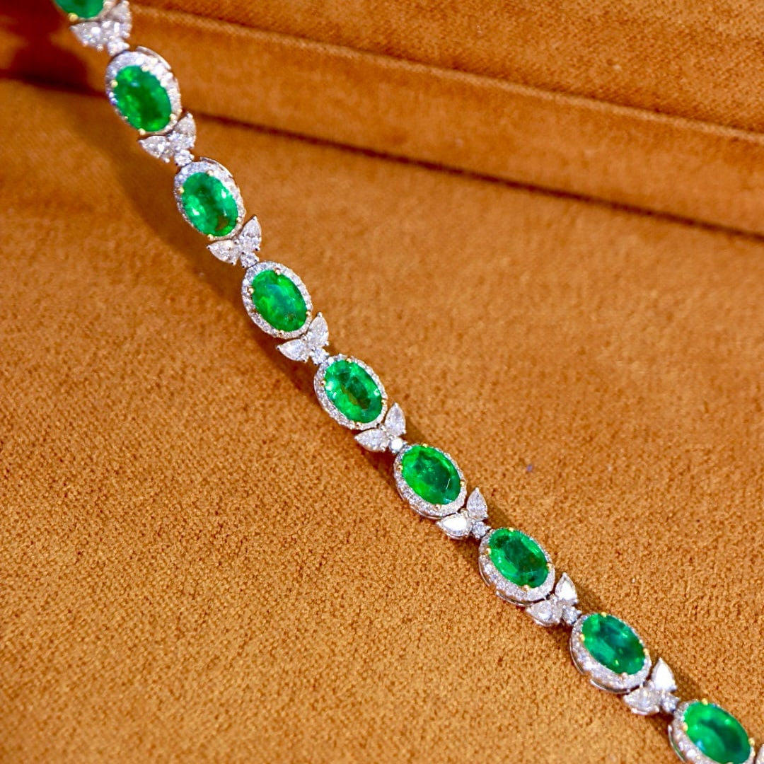 14k Gold 8.05 Ctw Natural Emerald & Diamond Bracelet - 5