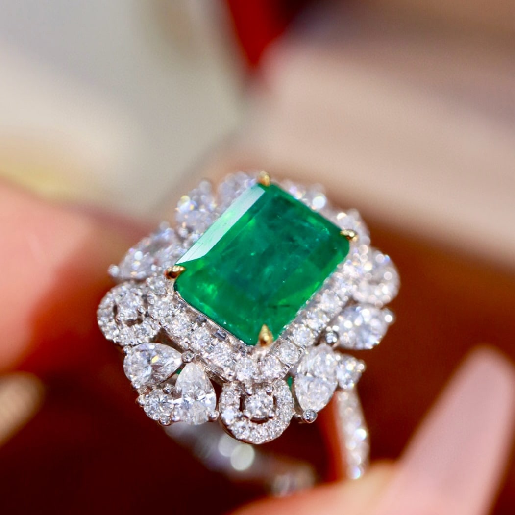 14k Gold 3.73 Ctw Natural Emerald & Diamond Ring - 2