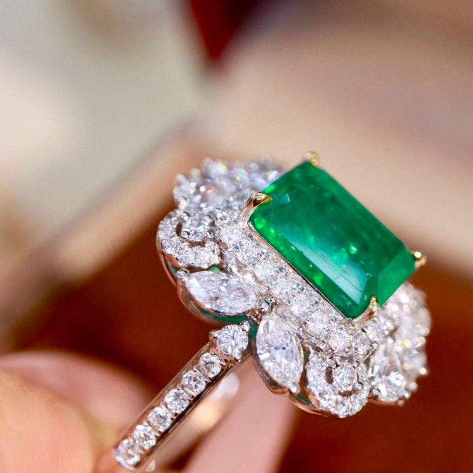 14k Gold 3.73 Ctw Natural Emerald & Diamond Ring - 3