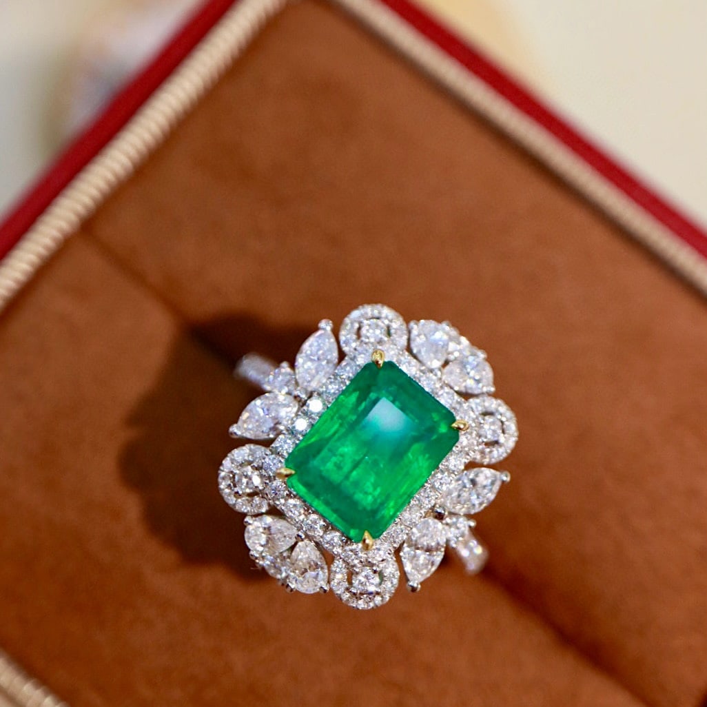 14k Gold 3.73 Ctw Natural Emerald & Diamond Ring - 7