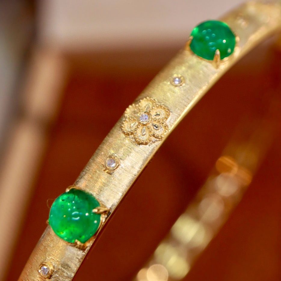 14k Gold 4.04 Ctw Natural Emerald & Diamond Bangle - 3