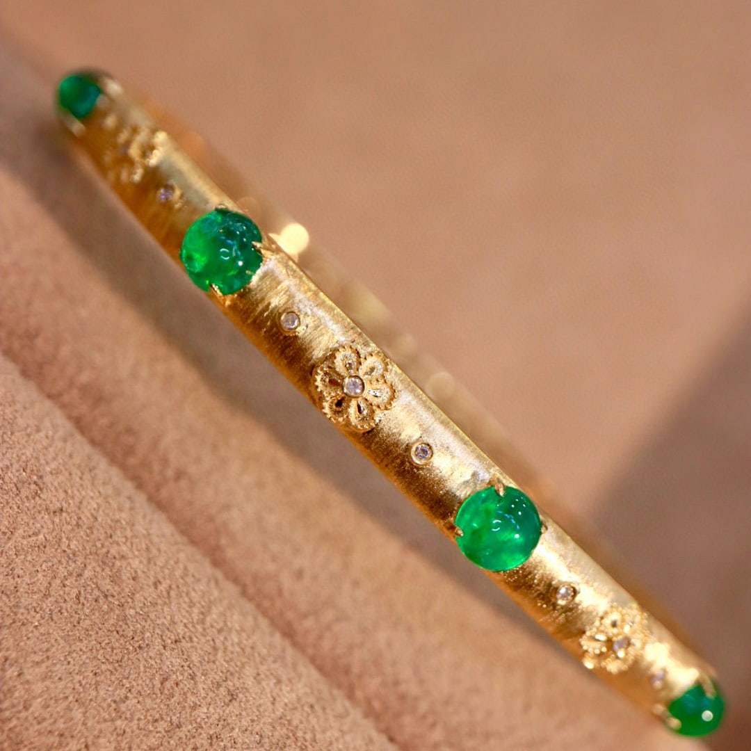 14k Gold 4.04 Ctw Natural Emerald & Diamond Bangle - 4