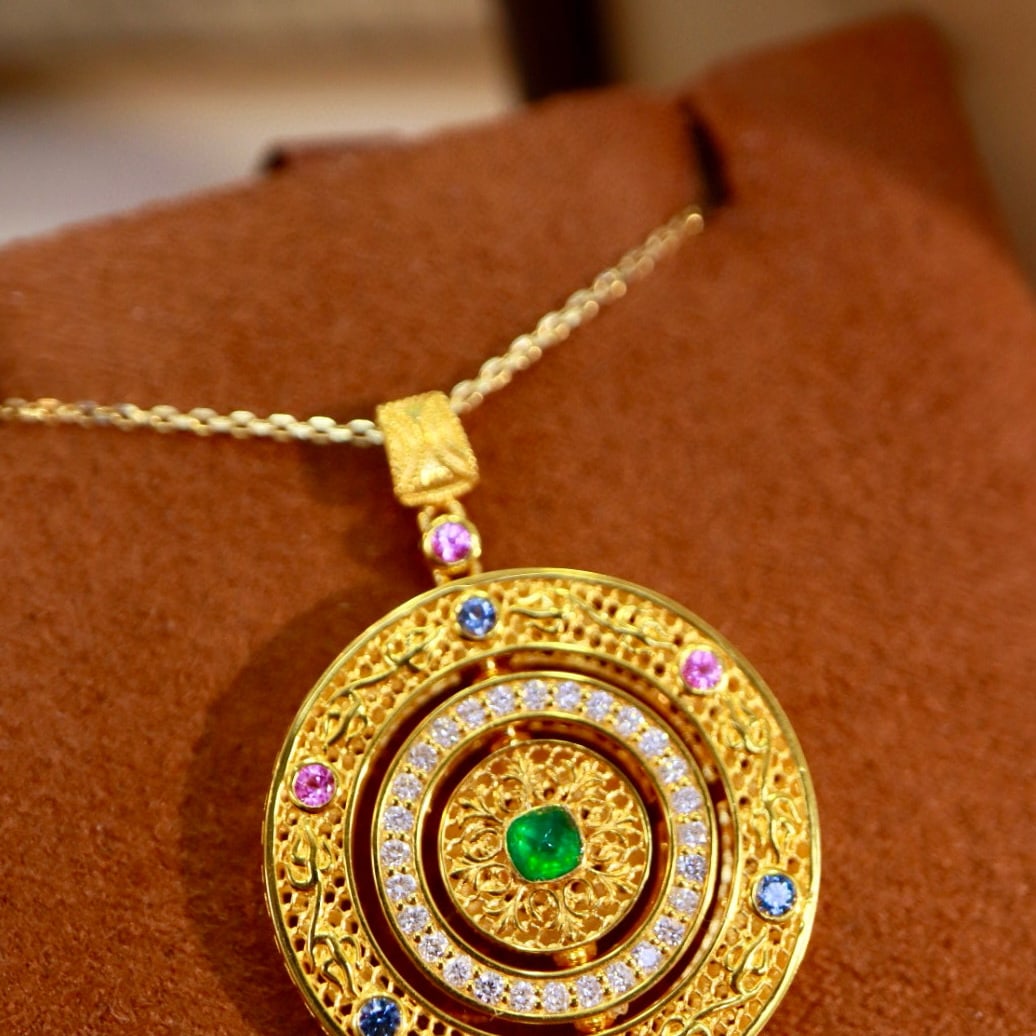 14k Gold 0.51 Ctw Vivid Green Natural Emerald & Diamond Pendant( Without Chain ): Ref:230952433 // gold content:14k gold // main gemstone:emerald // shape:suger-loaf // carat weight:0. 25ct // color:vivid green // treatment:natural // // adjacent gemstone 2 : diamond // shape:round