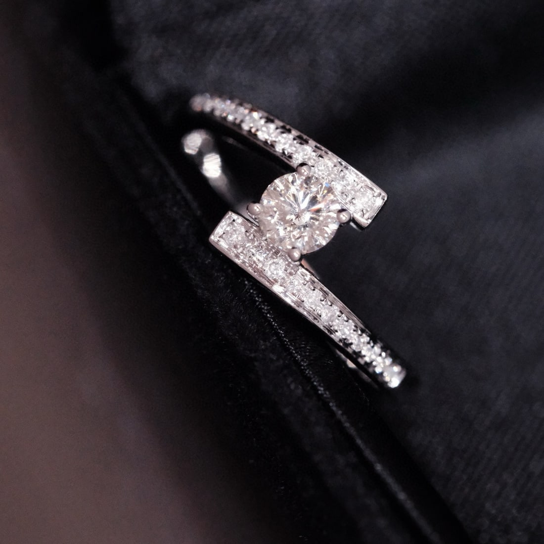 14k Gold 0.3 Ct Natural H Diamond Ring - 2