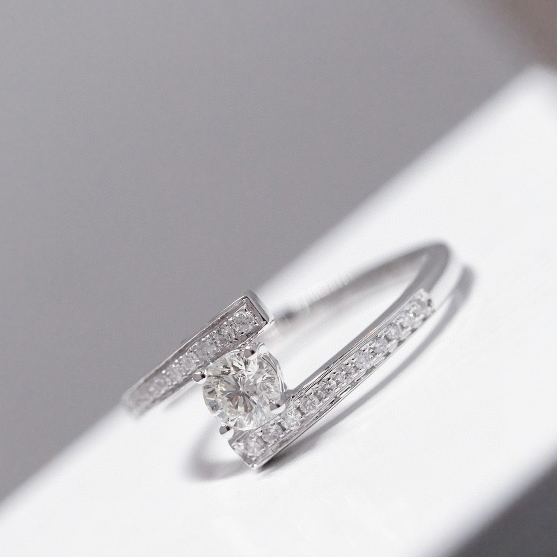 14k Gold 0.3 Ct Natural H Diamond Ring - 5