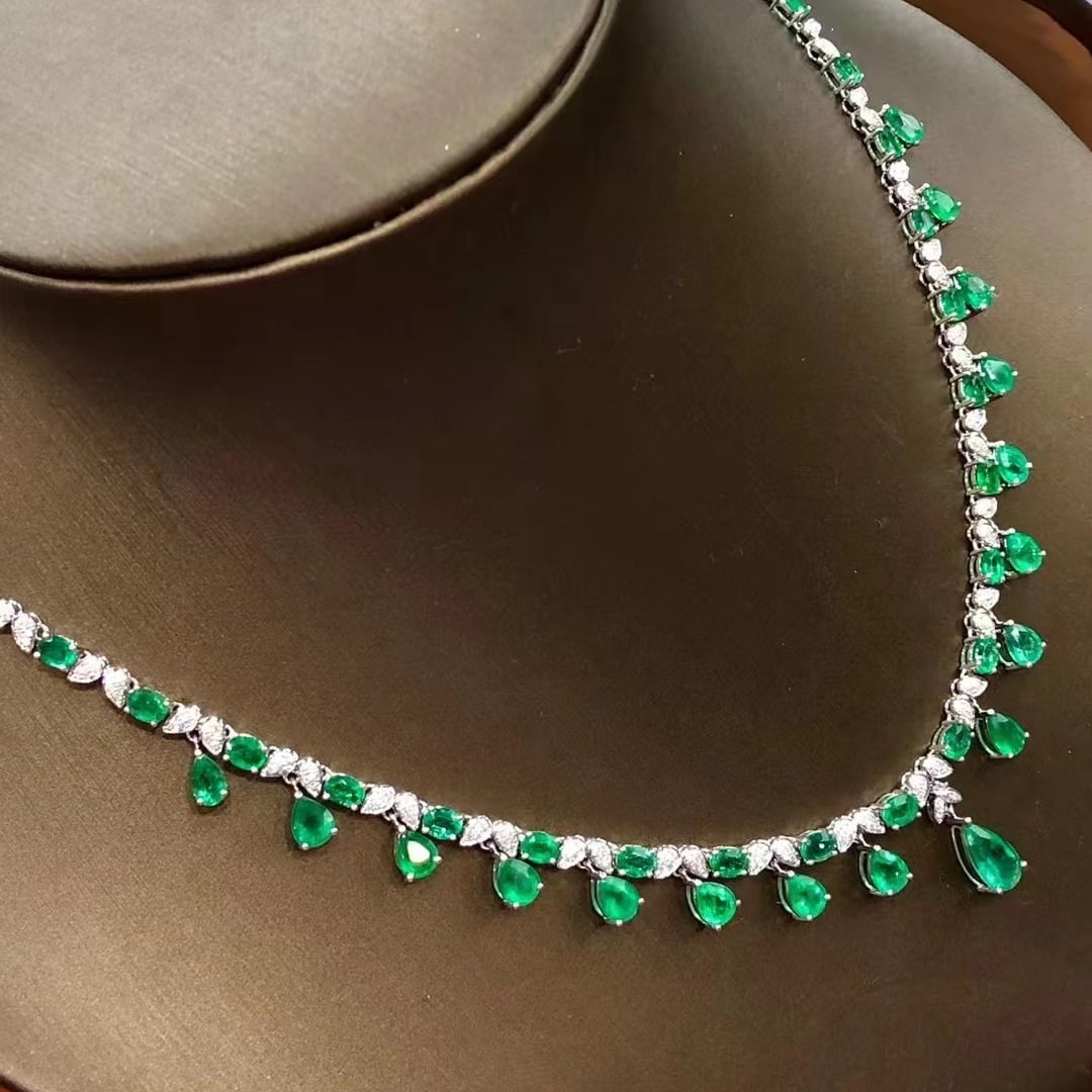 14k Gold 10 Ct Natural Emerald & Diamond Necklace - 2