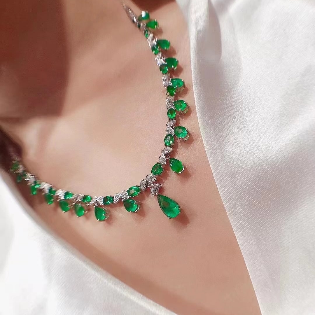 14k Gold 10 Ct Natural Emerald & Diamond Necklace - 3