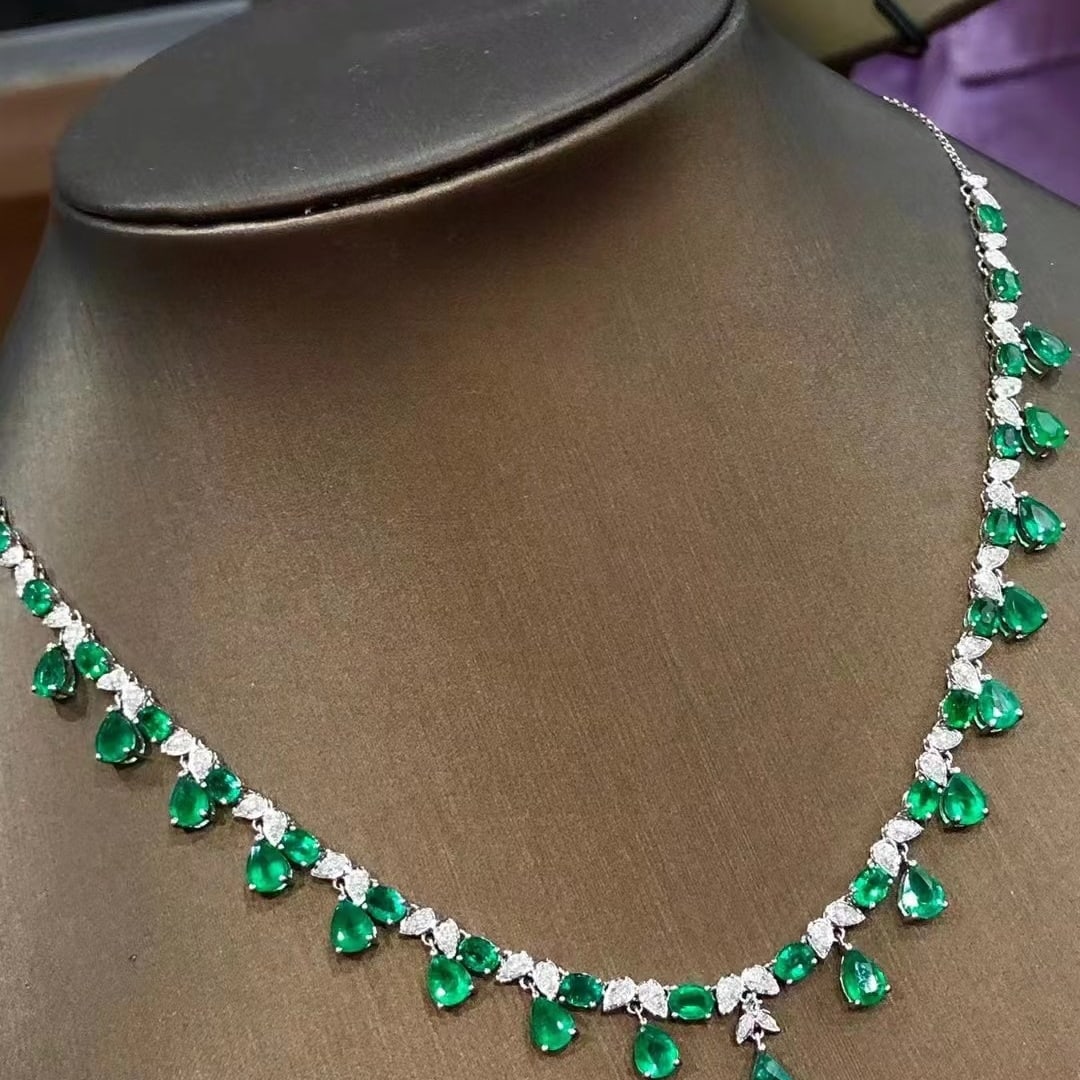 14k Gold 10 Ct Natural Emerald & Diamond Necklace - 4
