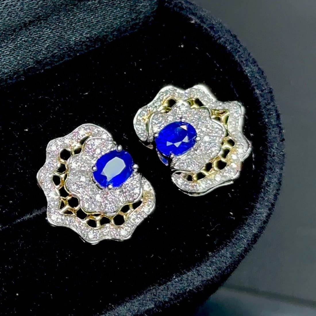 14k Gold 0.85 Ct Natural Sapphire & Diamond Earrings - 3