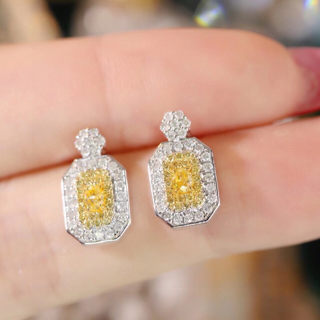 14k Gold 0.80 Ctw Natural Yellow Diamond & Diamond Earrings - 8