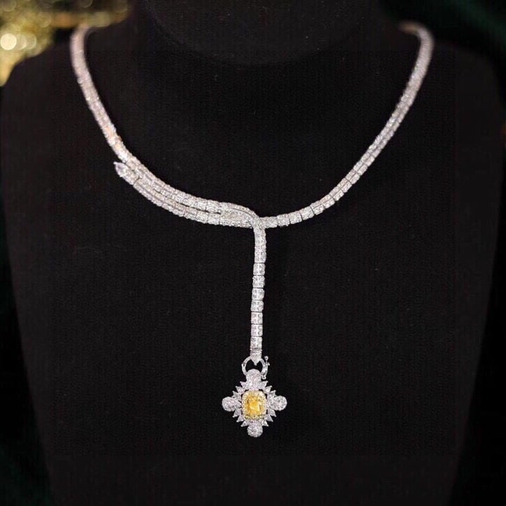 14k Gold 10.00 Ctw Natural Yellow Diamond & Diamond Necklace: Ref:230953033 // gold content:14k gold // main gemstone:yellow diamond // shape:cushion // carat weight:1. 00ct // color:yellow // treatment:natural // // adjacent gemstone 2 : diamond //