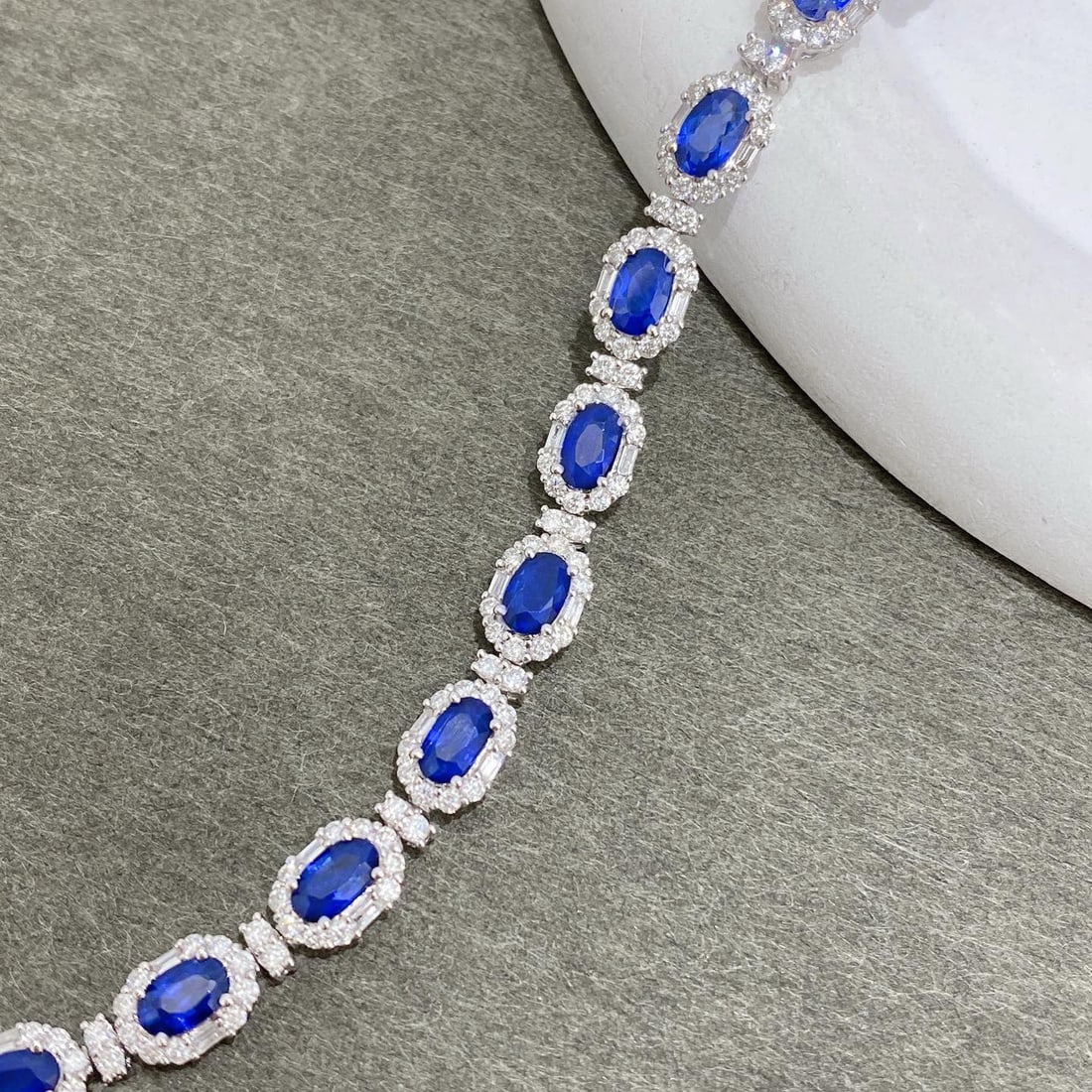 14k Gold 8.52 Ctw Natural Sapphire & Diamond Bracelet - 2