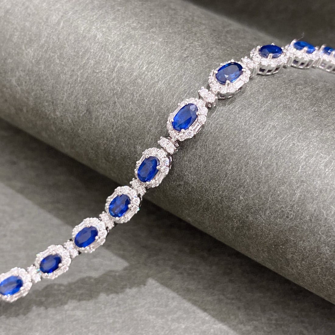 14k Gold 8.52 Ctw Natural Sapphire & Diamond Bracelet - 6