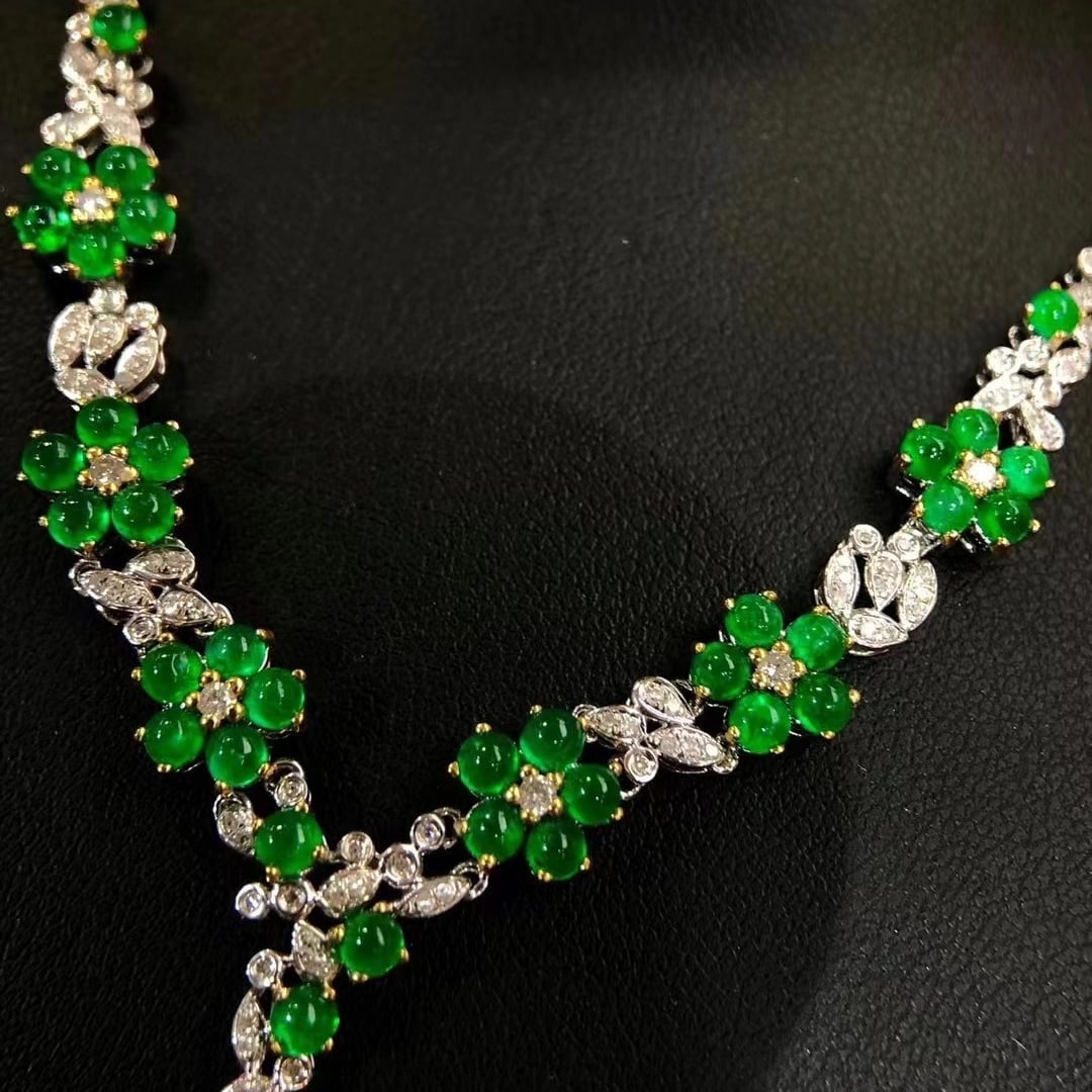 14k Gold 6 Ct Vivid Green Natural Emerald & Diamond Necklace - 5