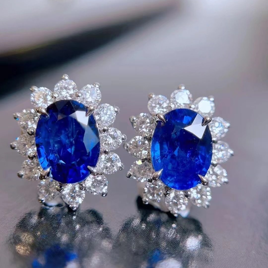 14k Gold 4.14 Ctw Natural Sapphire & Diamond Earrings: Ref:230953049 // gold content:14k gold // main gemstone:sapphire // shape:oval // carat weight:2. 94ct // color:royal blue // treatment:natural // // adjacent gemstone 2 : diamond // shape:round // ca