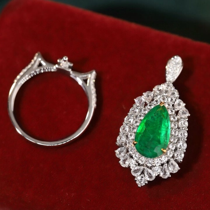 14k Gold 4.34 Ctw Vivid Green Natural Emerald & Sapphire Ring/pendant( Without Chain ) - 7