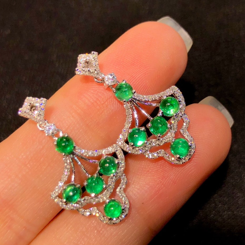 14k Gold 1.43 Ctw Natural Emerald & Diamond Earrings: Ref:230953056 // gold content:14k gold // main gemstone:emerald // shape:round // carat weight:1. 00ct // color:green // treatment:natural // cut grade:g // // adjacent gemstone 2 : diamond // shape:r