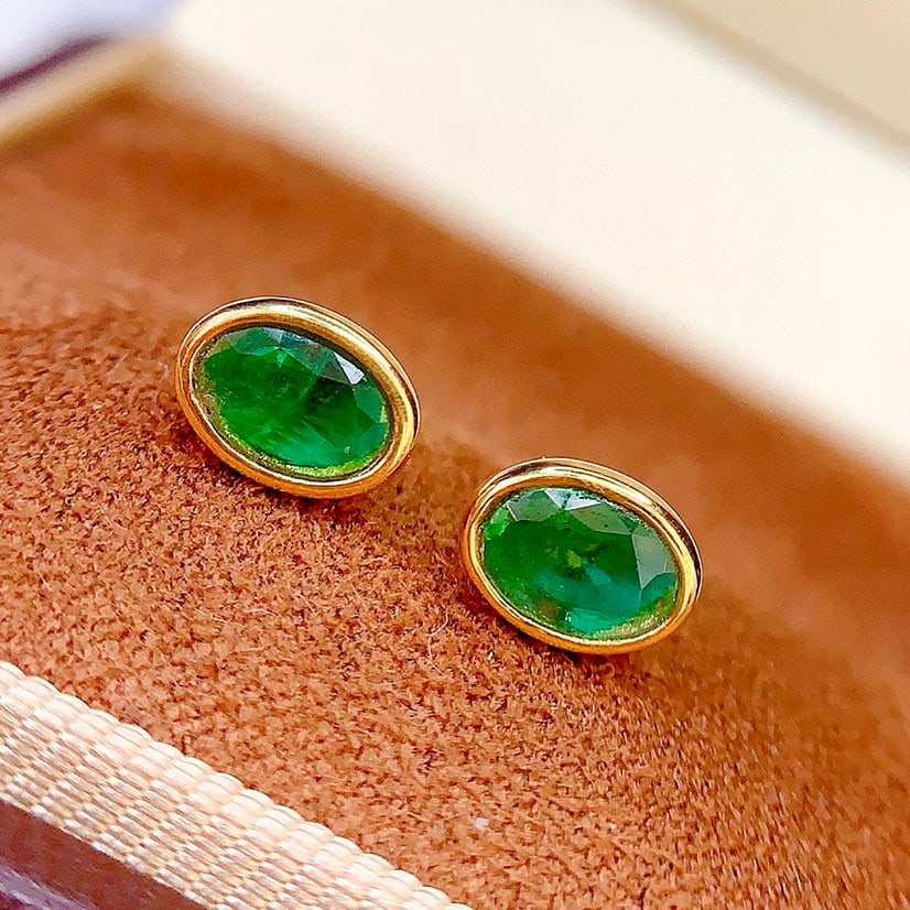 14k Gold 1 Ct Vivid Green Natural Emerald Earrings - 4
